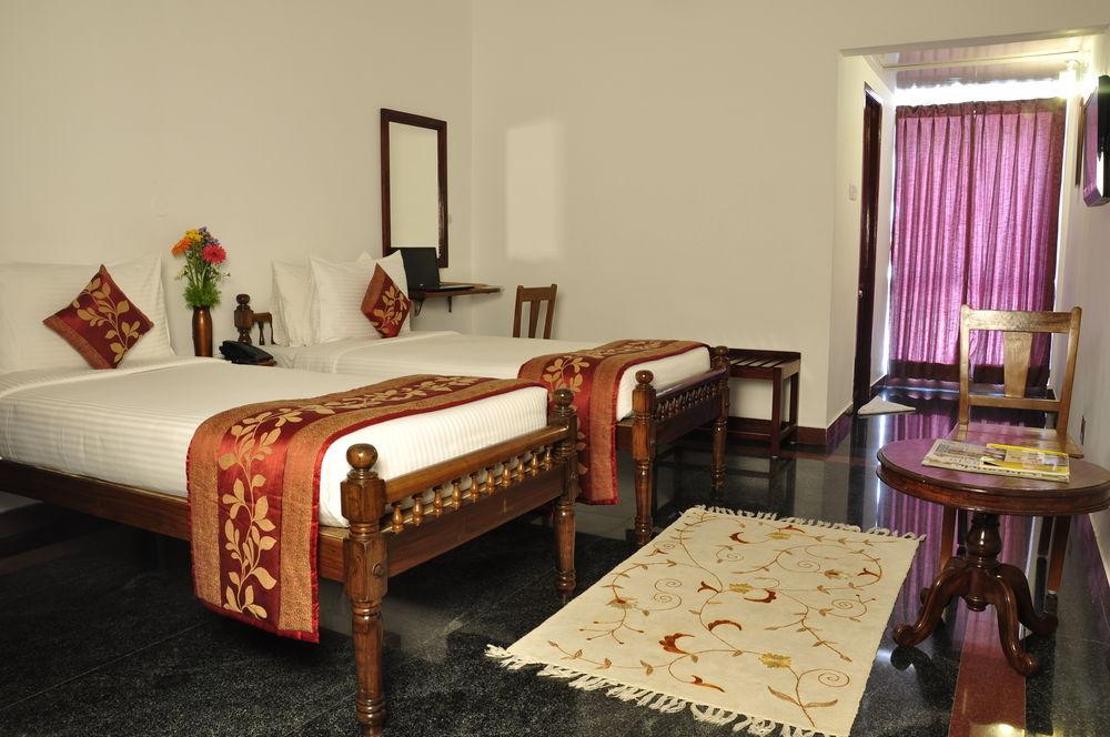 Hotel Bonsejour Пондичерри Экстерьер фото