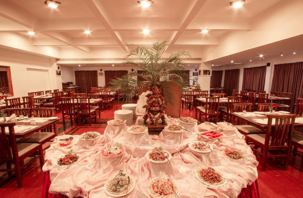 Hotel Bonsejour Пондичерри Экстерьер фото