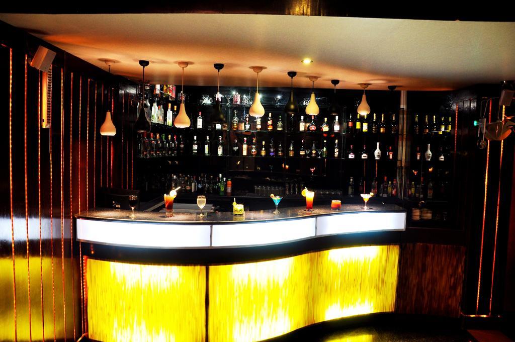 Hotel Bonsejour Пондичерри Экстерьер фото