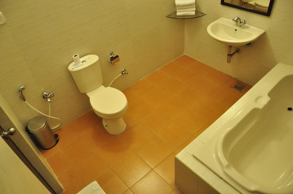 Hotel Bonsejour Пондичерри Экстерьер фото