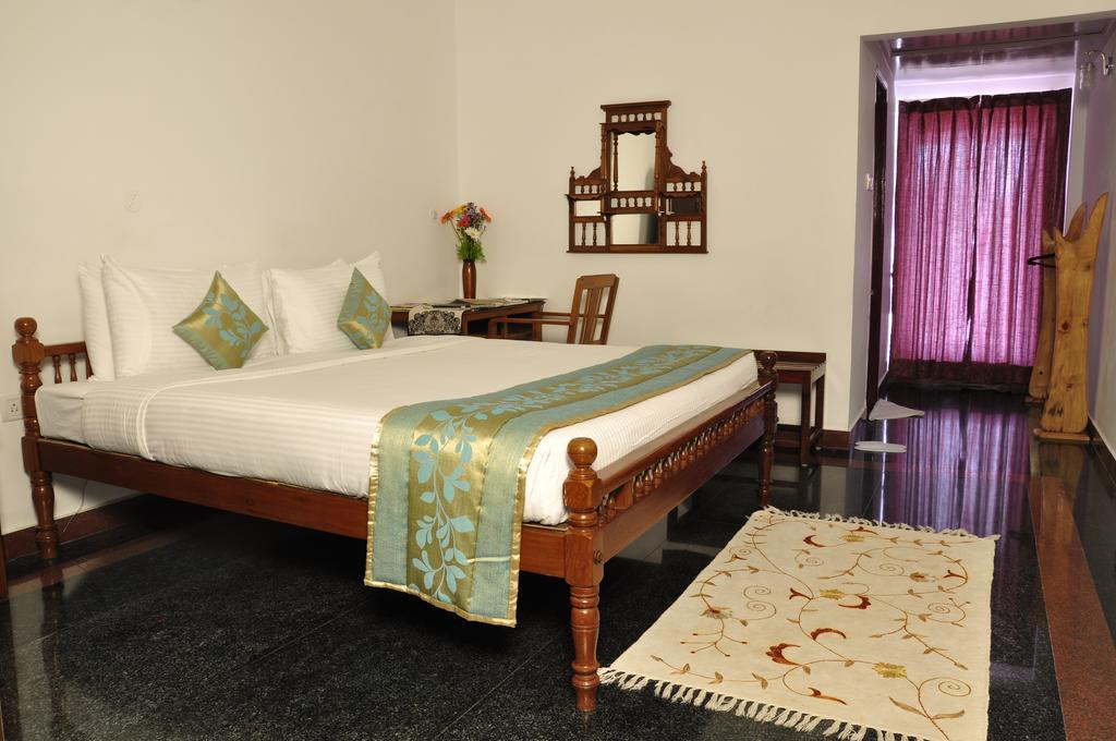 Hotel Bonsejour Пондичерри Экстерьер фото