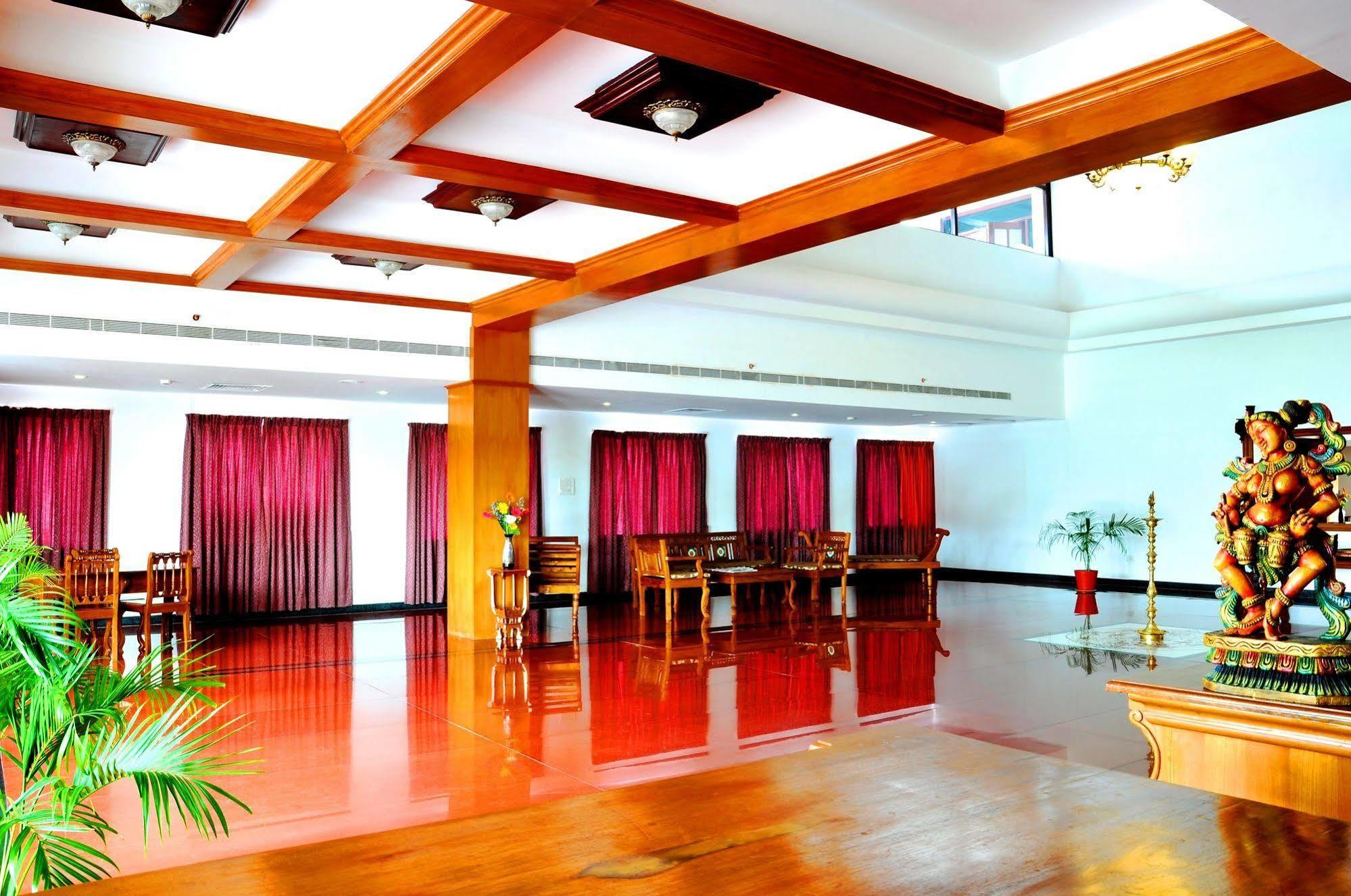 Hotel Bonsejour Пондичерри Экстерьер фото
