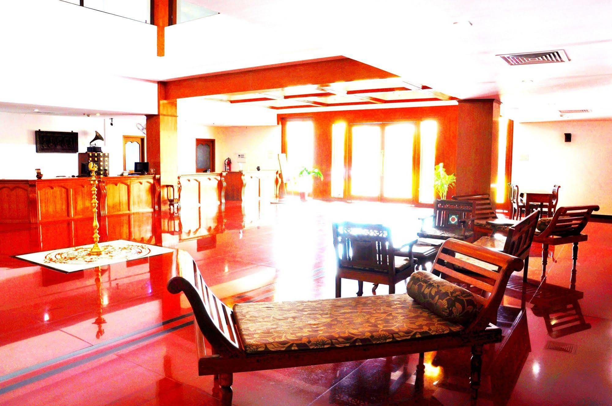 Hotel Bonsejour Пондичерри Экстерьер фото