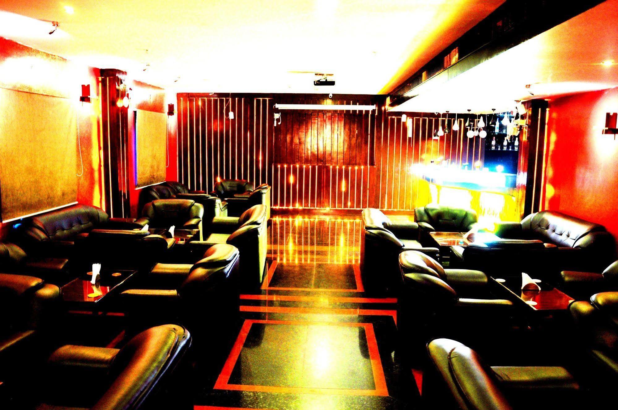 Hotel Bonsejour Пондичерри Экстерьер фото