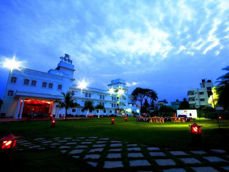 Hotel Bonsejour Пондичерри Экстерьер фото